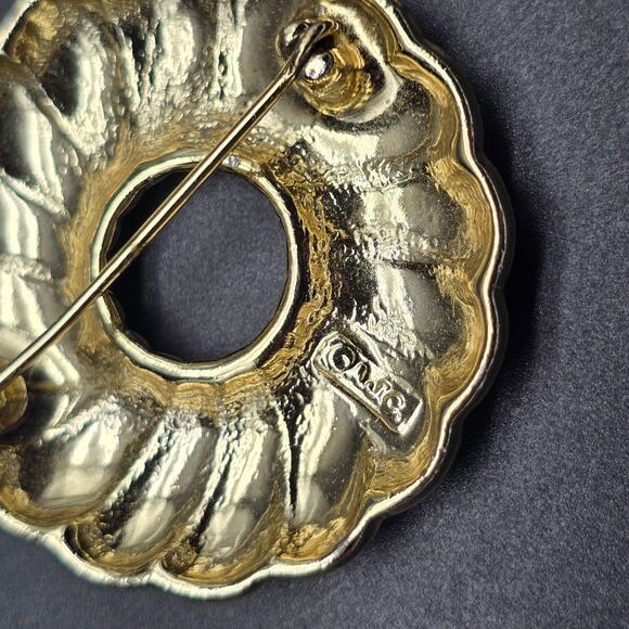 AJC Ribbed Donut Circle Brooch Gold Tone Vintage Jewelry - Picture 4 of 8
